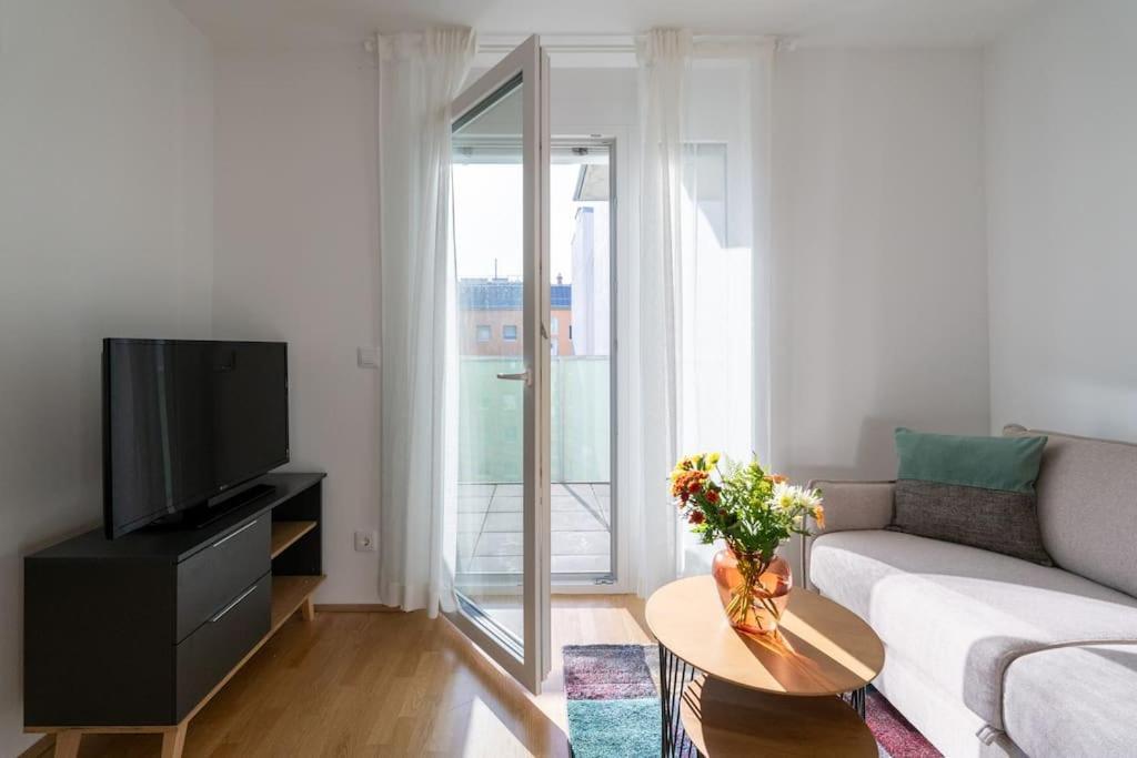 Hm • Sleek 1Br Home With Balcony Vídeň Exteriér fotografie
