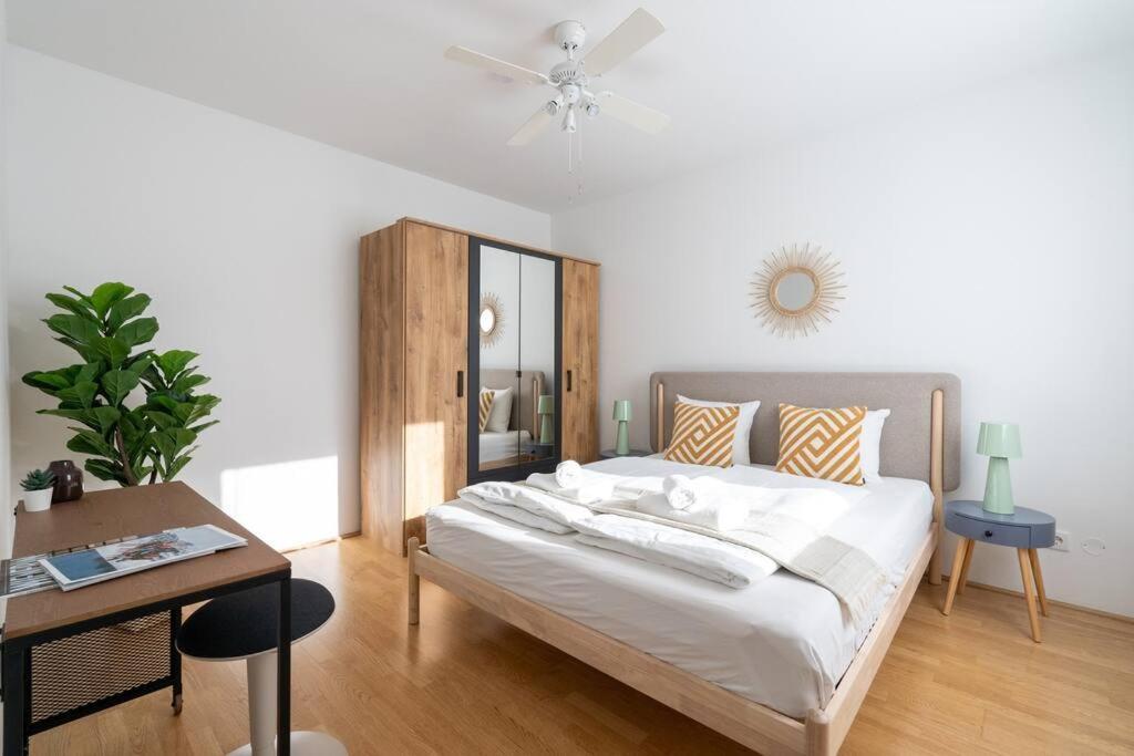 Hm • Sleek 1Br Home With Balcony Vídeň Exteriér fotografie
